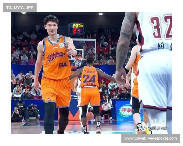 张镇麟误伤王哲林后专注比赛未察觉